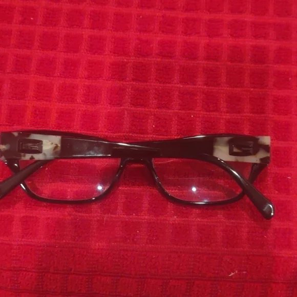 Guess frames ZZ - Picture 2 of 6